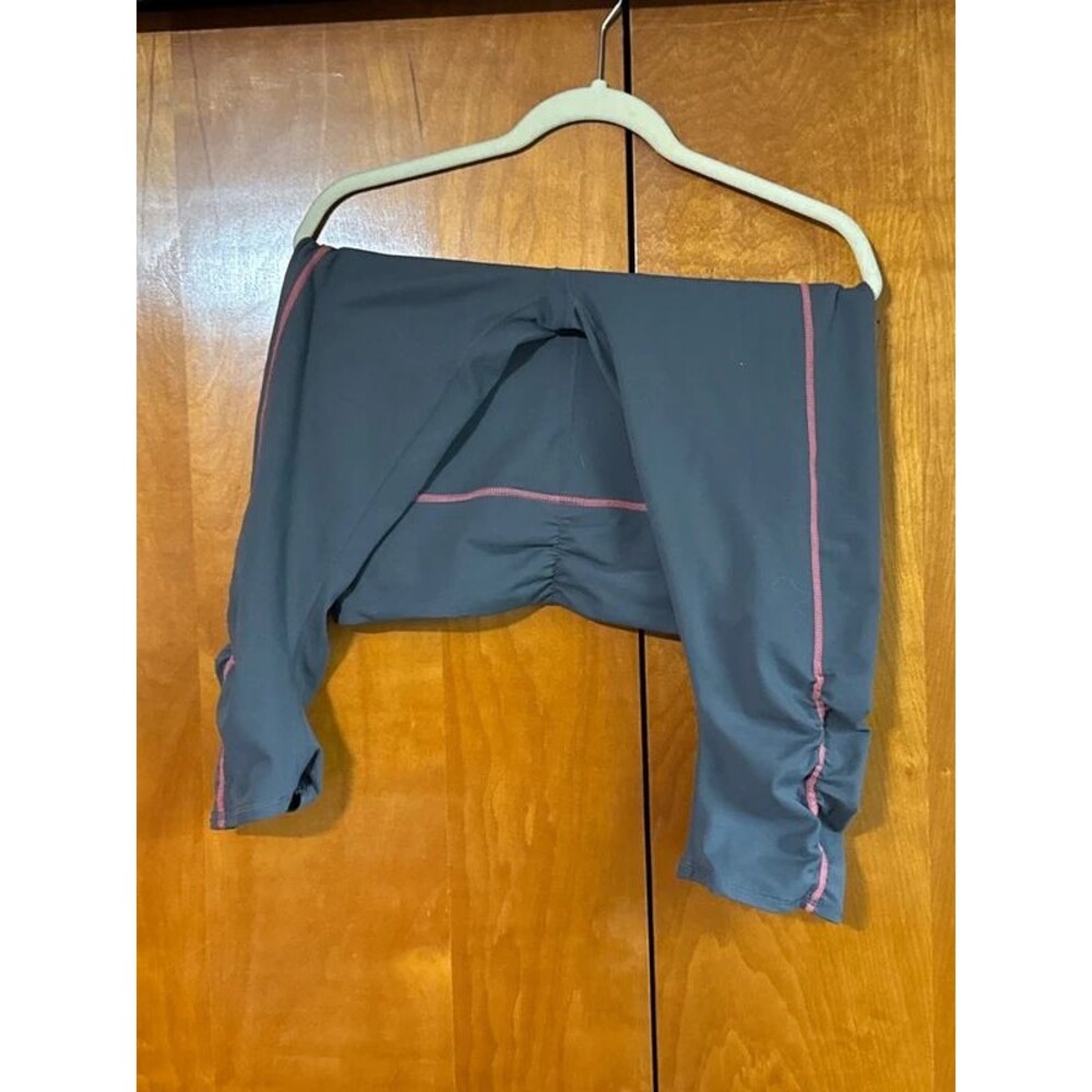 Lot of 3 Capri Leggings - Picture 9 of 10